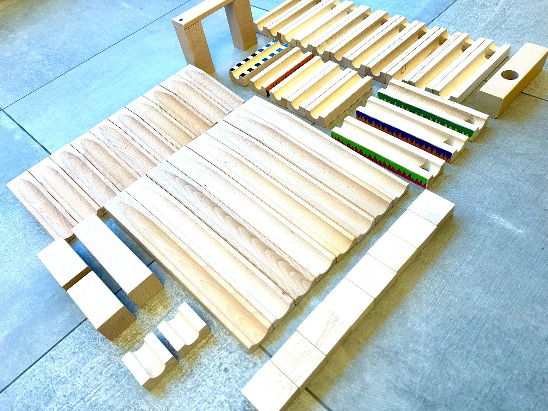 Spielzeuge: Kugelbahnteile aus Holz – Gebraucht aus Corminboeuf von Ld6NVToZQe 2