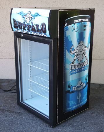Buffalo Energy Drink Vitrinenschrank mit LED Display