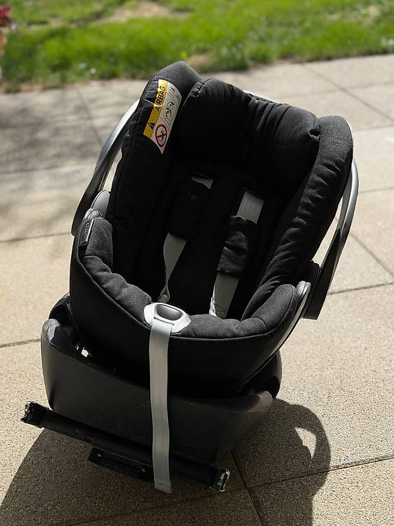 Seggiolini per auto: Kindersitz Cybex Platinum mit Base – Usato da Basel venduto da yan_7n6g