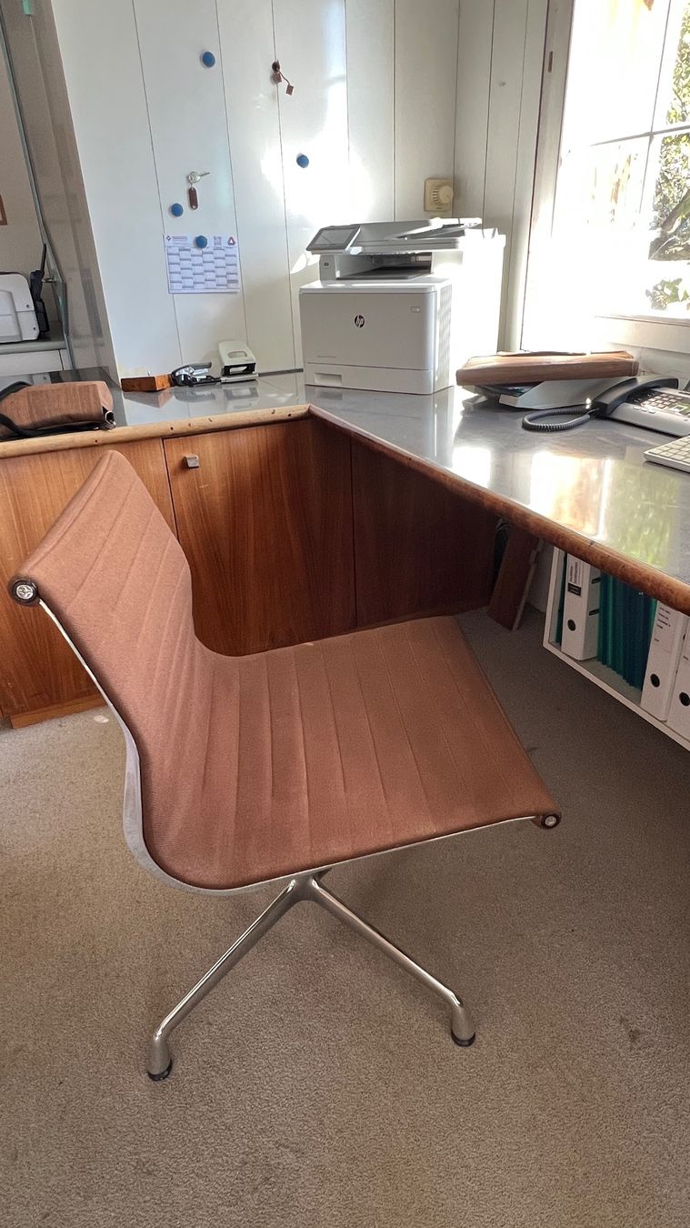 Eames Chaises: Alu Chair von Eames – D'occasion à Oberwil BL par ceraflo