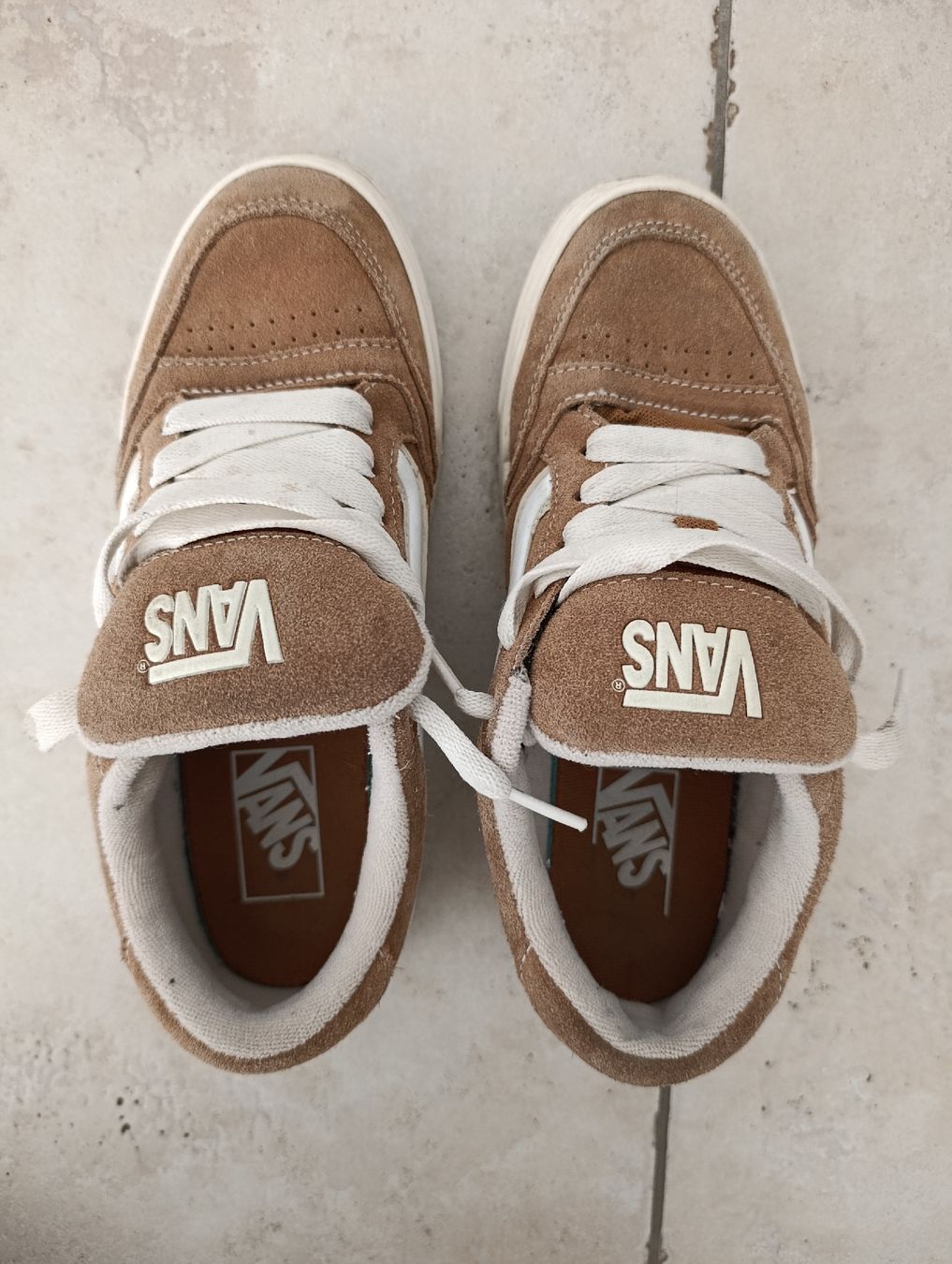 Vans Scarpe da uomo: BASKETS VANS CUIR BRUN CLAIR 38 – Usato da Sierre venduto da shirley04 3