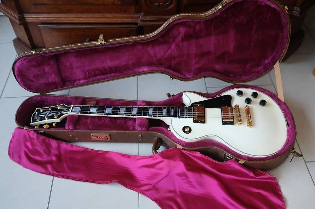 Gibson Strumenti musicali: Vendo Gibson Les Paul Custom White Alpine 1993 – Usato da Biasca venduto da navigatorev