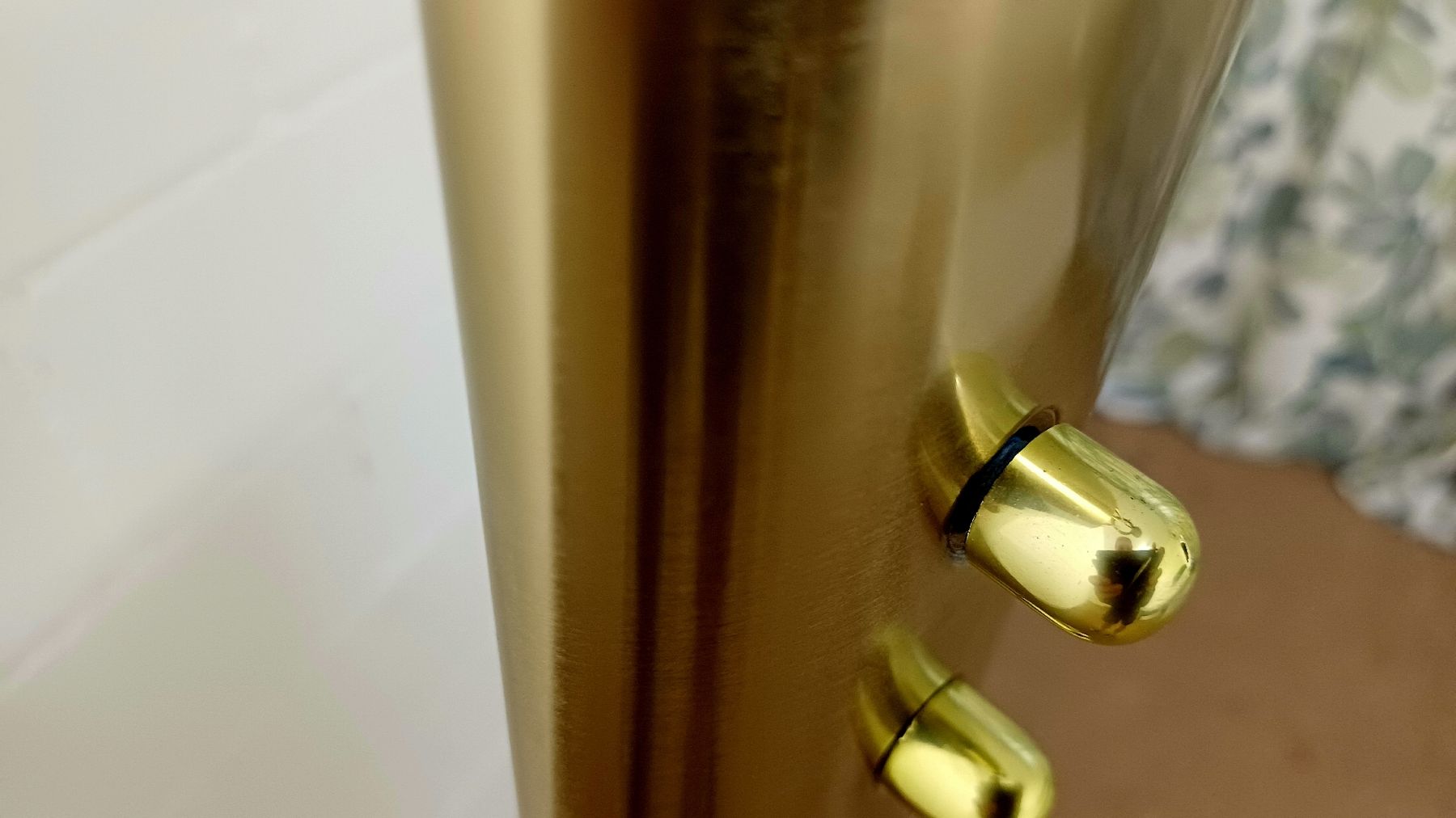 Lampade: Stehlampe Gold Neuwertig – Nuovo (secondo la descrizione) da Sissach venduto da egdluegesdl 1
