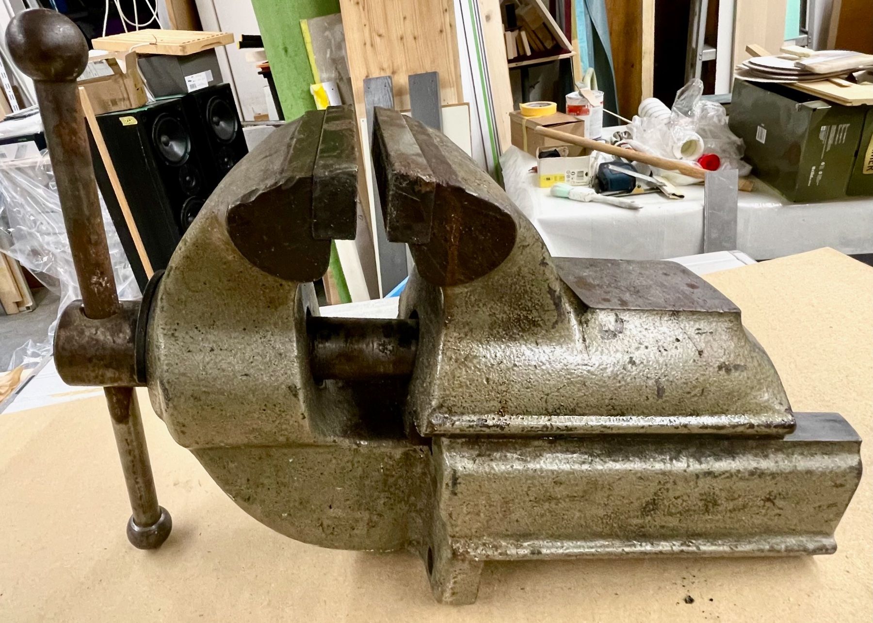 Gressel Alle Werkzeuge: GRESSER SCHRAUBSTOCK – Gebraucht aus luzern von Glieve 1