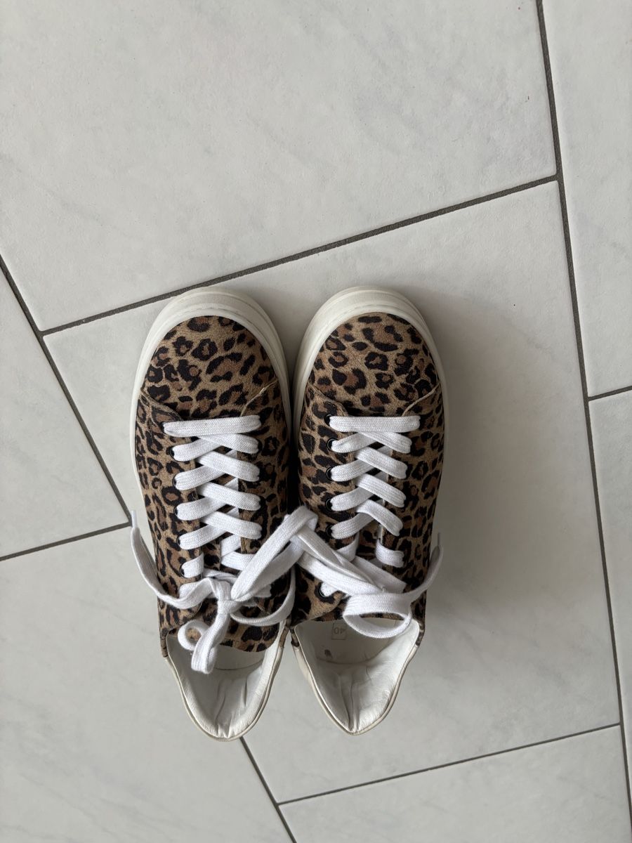 Scarpe da donna: Sneakers Leo Muster  – Usato da Kirchberg BE venduto da LiiLaaLuu_98 1