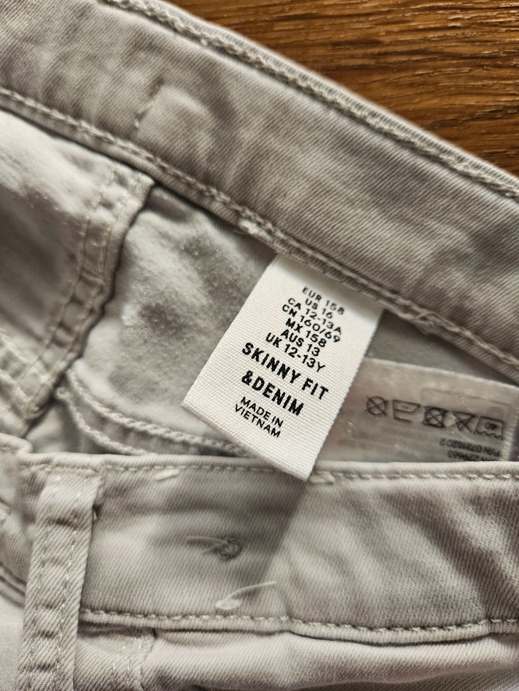 H&M Pantaloni: H&M Jeans grau,   Gr. 152-158 – Usato da Engelburg venduto da ynnoc19 3