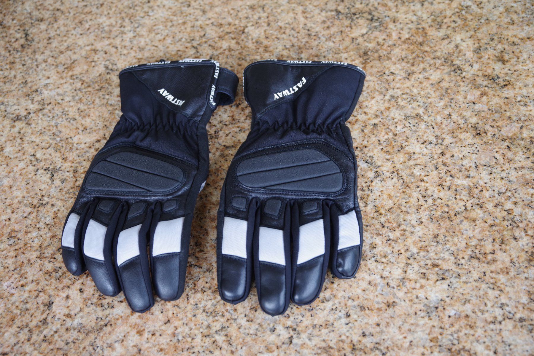 Handschuhe & Handstulpen: Motorradhandschuhe Frühling/Herbst – Neu (gemäss Beschreibung) aus Sarmenstorf von Mtravis