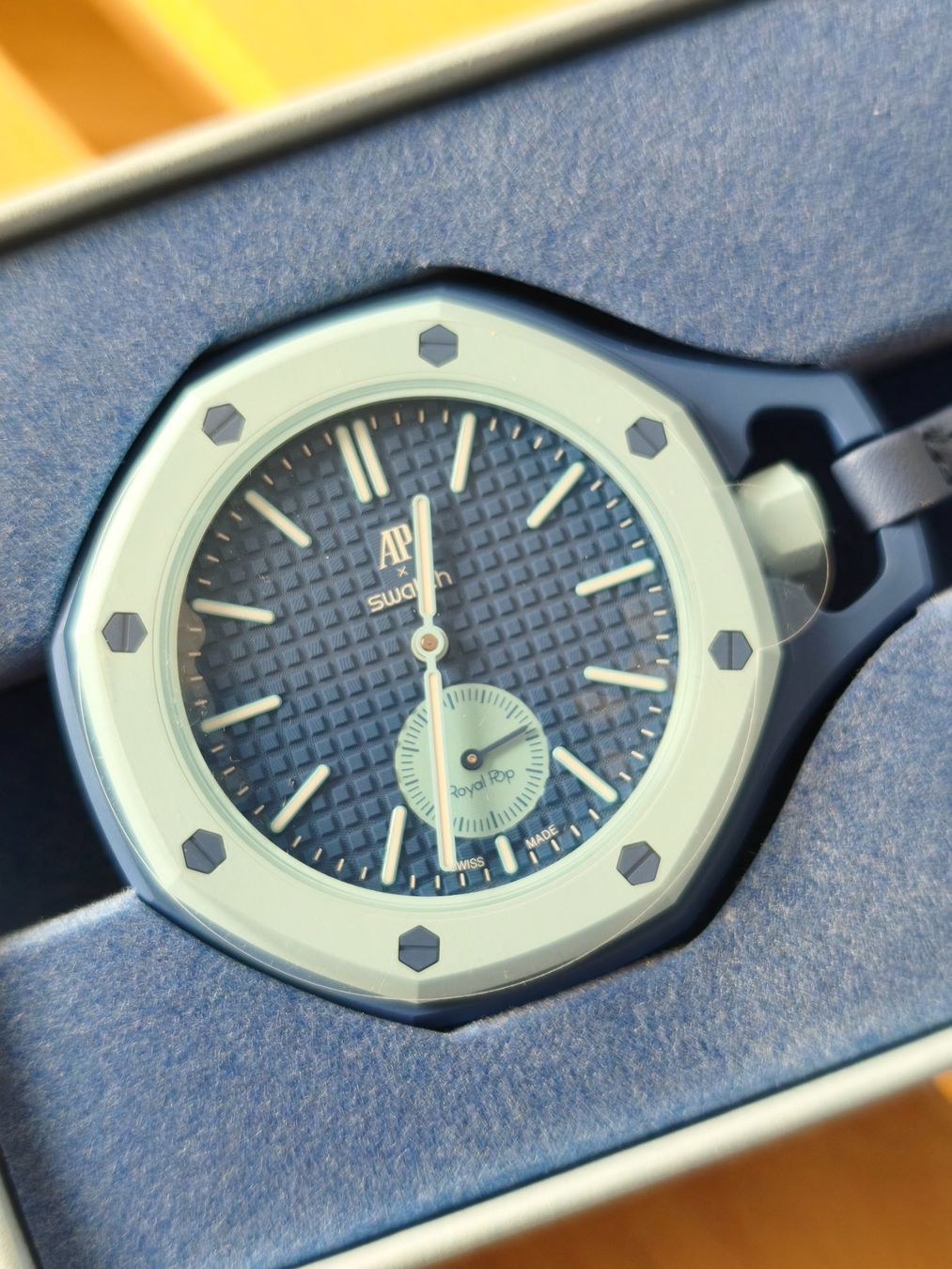 Audemars Piguet Montres: AP X SWATCH ROYAL POP LAN BA – Neuf avec emballage d'origine à Zürich par Eduuooo 1