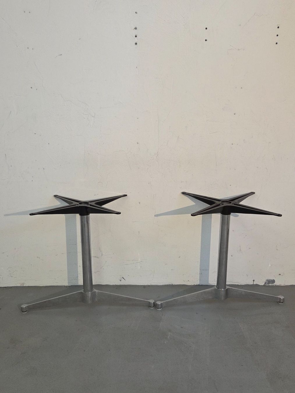 Altri mobili: 37.) Tischbeine Vitra / Eames – Usato da Zürich venduto da PeterPanama 1