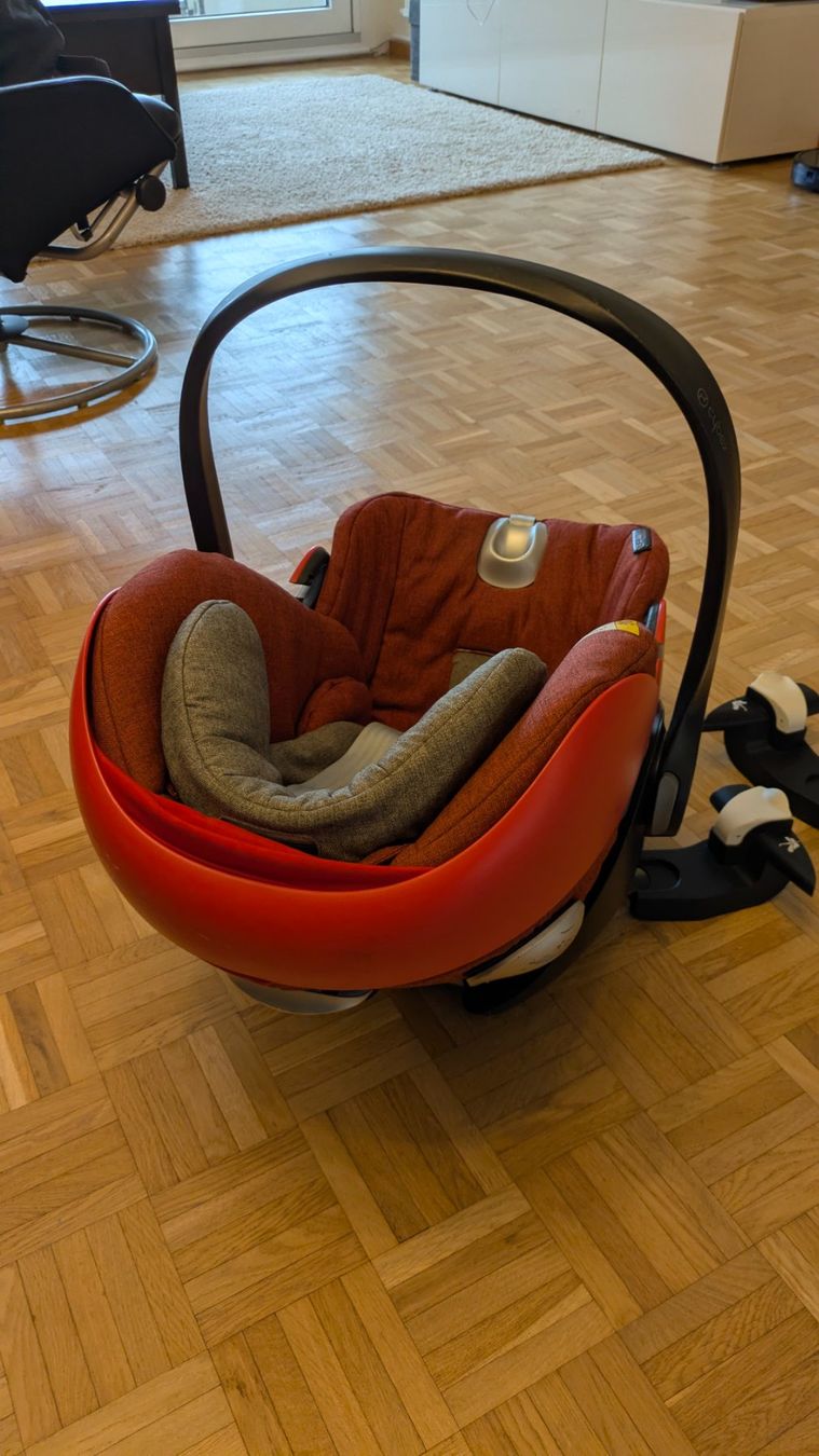 Cybex Seggiolini per auto: Cybex Platinum (group 0+) with adapters – Usato da Uetikon am see venduto da logarofa 1