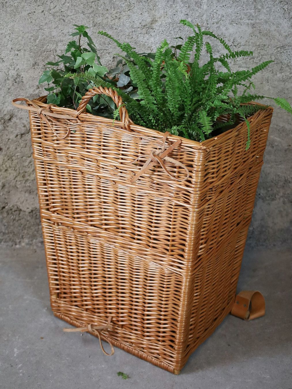 Altro per la casa: Picknick Korb, Weidekorb, Blumenkorb, Rucksack, Pflanzenkorb – Usato da Birrwil venduto da brandschatz_birrwil 3