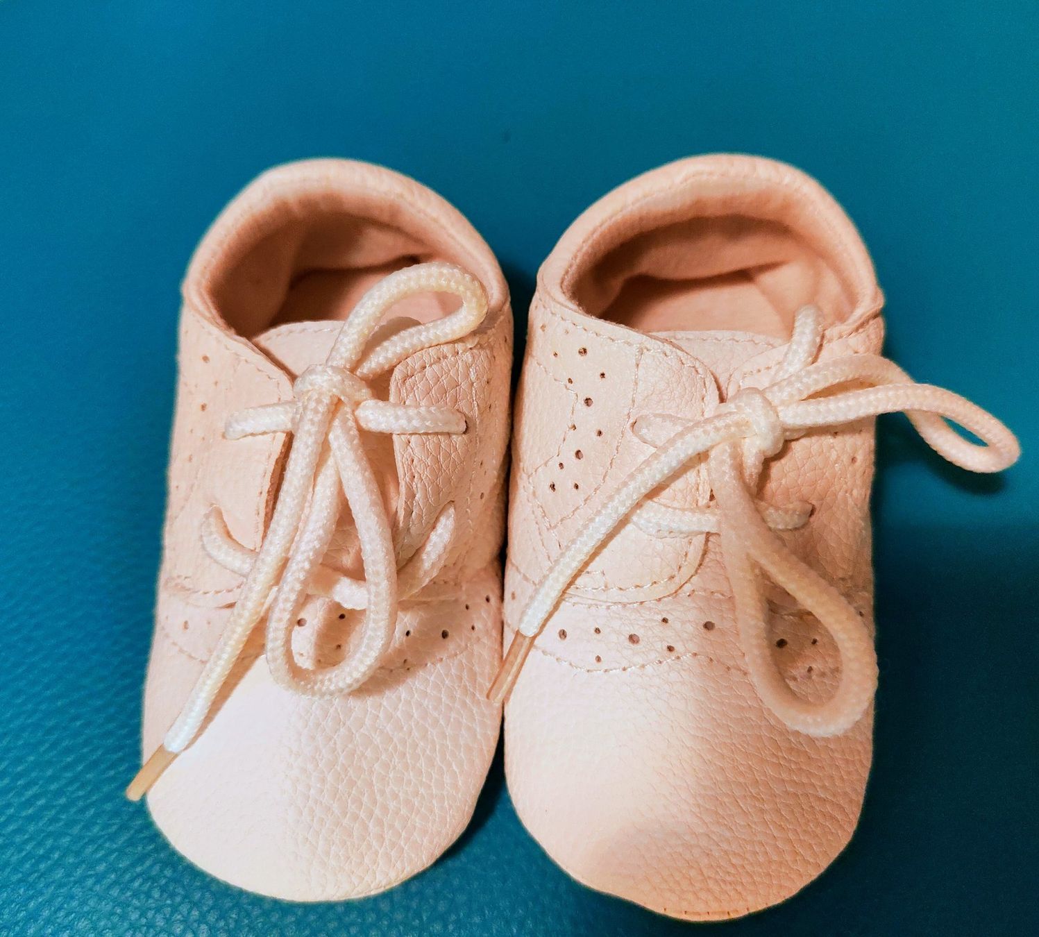 Scarpe per ragazzi: Babyschuhe Gr. 18 – Nuovo (secondo la descrizione) da Hittnau venduto da vanescott