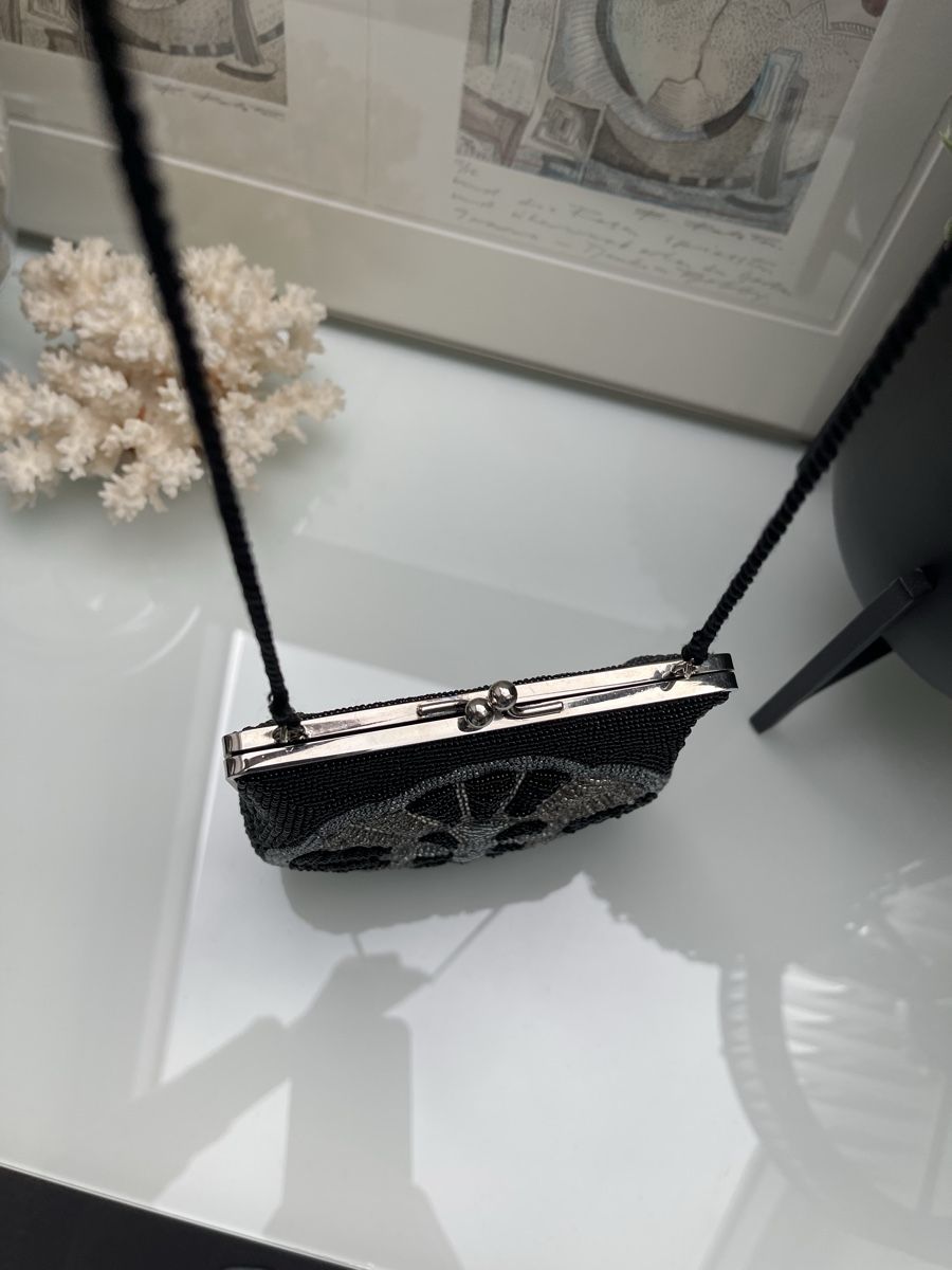 Borse da donna: Art-Deco Perlen-Abendtasche | Schwarz & Silber | Handbestick – Usato da Winkel venduto da Glamour-Style 1