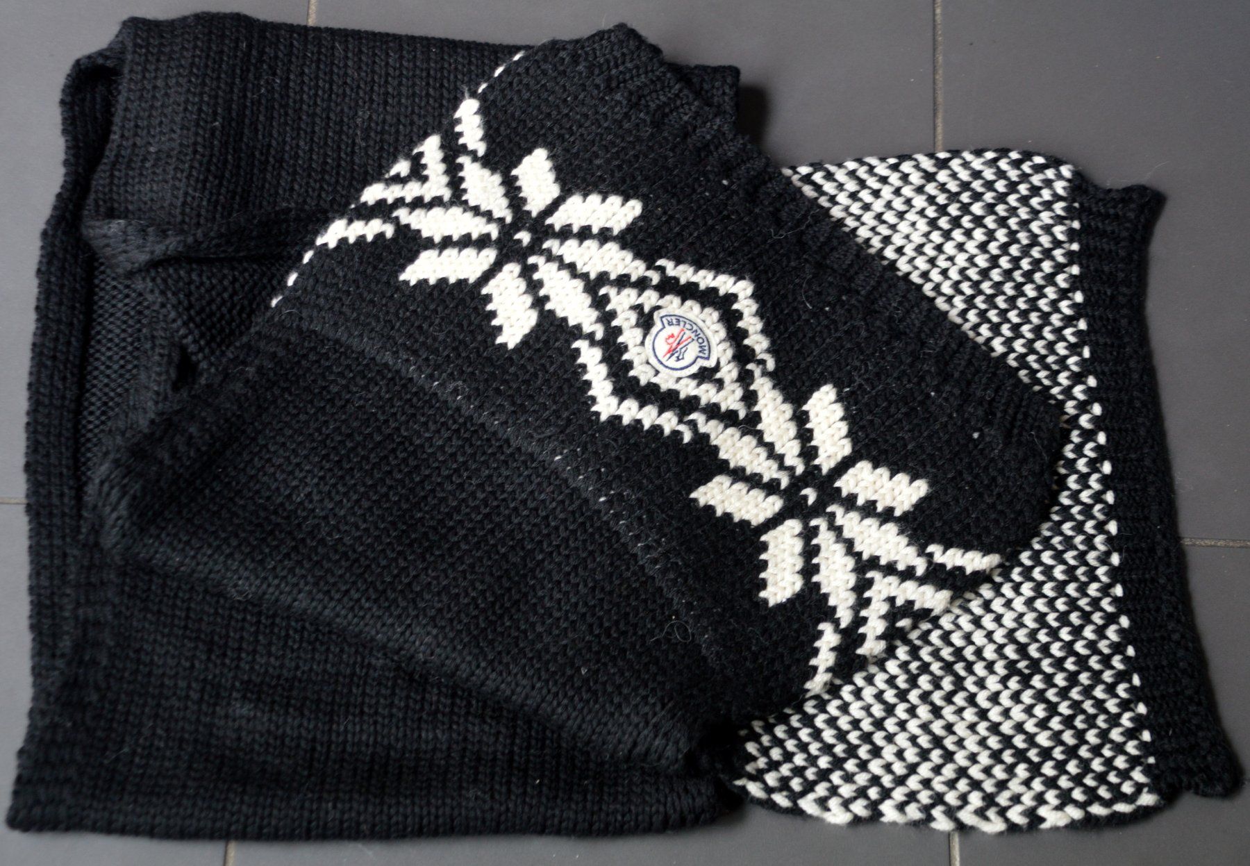 Moncler Foulard & Sciarpe: Moncler Schal / écharpe 225 x 35 cm – Usato da Collonges venduto da Auganien 3
