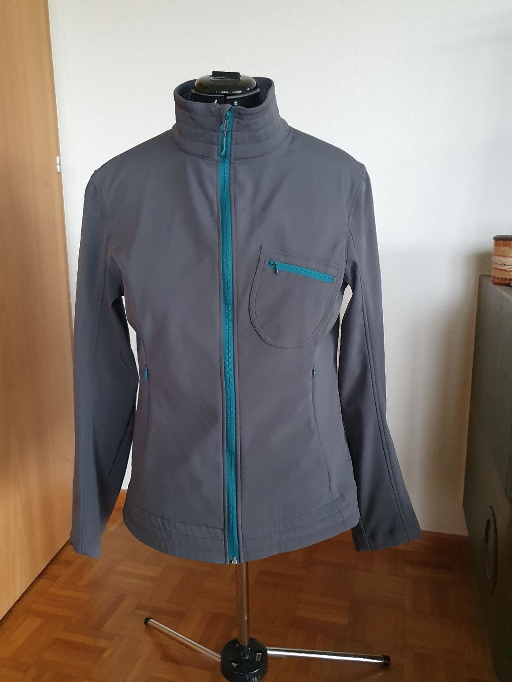 Giacche: Softshelljacke (Crane), grau, Gr. 42 – Nuovo (secondo la descrizione) da Seuzach venduto da man_w2dj