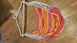 Hängematte mit Holzquerstrebe rot-orange gestreift