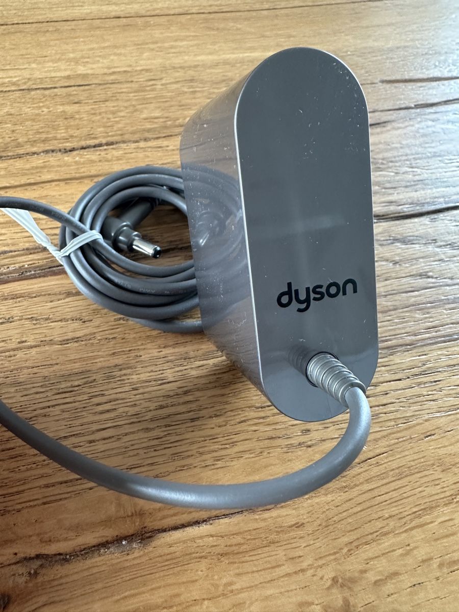 Dyson Aspirapolveri & Accessori: Dyson Ladegerät / Netzteil - NEU – Nuovo (secondo la descrizione) da Zürich venduto da maxiim