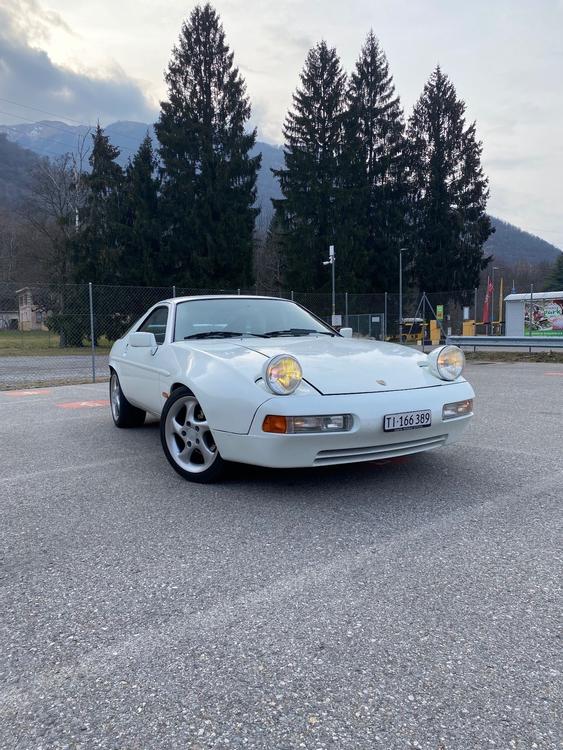 Porsche 928 S 1982 im GT-look Motor Getriebe top