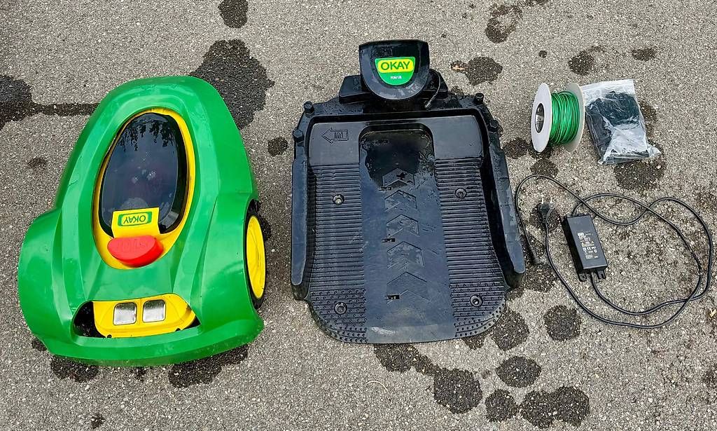 Rasenmäher: Mähroboter mit Garage – Gebraucht aus Wattenwil von retoba