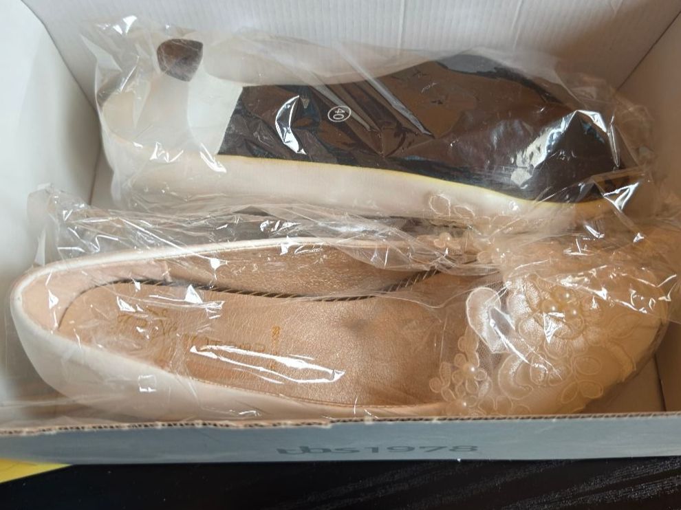 Scarpe da donna: DAMEN SCHUHE GRÖSSE 40 – Nuovo e nell'imballaggio originale da Dintikon venduto da bonita099 1
