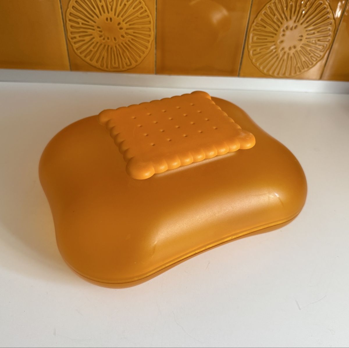Alessi Contenitori & Simili: Biscuit Box Alessi – Usato da Gerlafingen venduto da HungerDiva