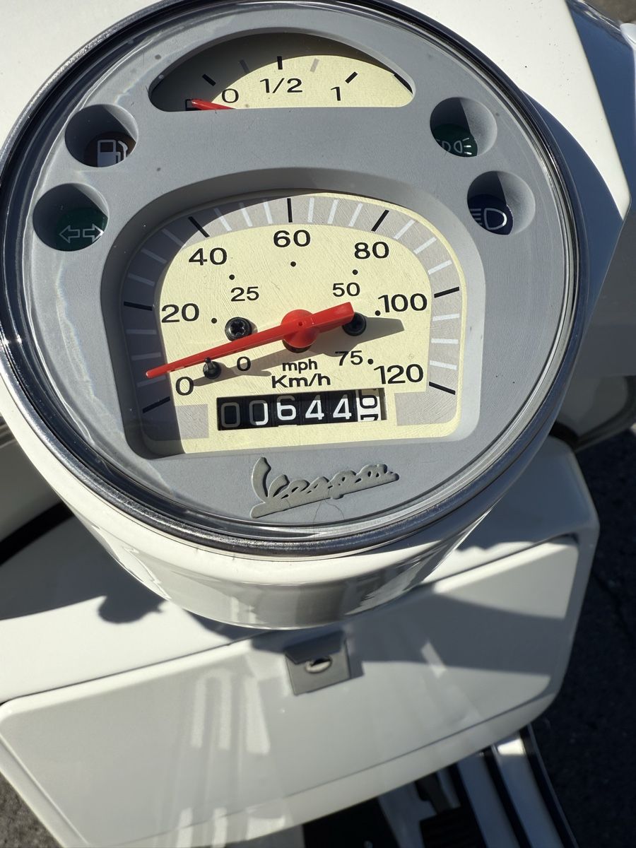 Vespa Scooters: Vespa PX 125 mit nur 644km – Gebraucht aus Giswil von -Vespa- 5