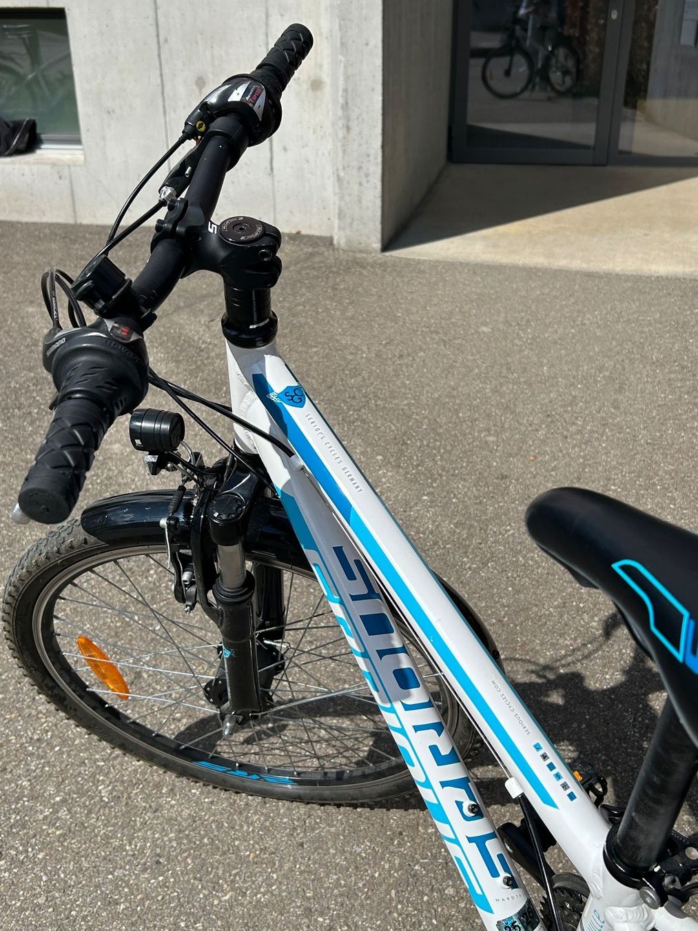 Velos: Serious Kindervelo 24'' in weiss/blau – Gebraucht aus Zürich von mirjam.frei 2