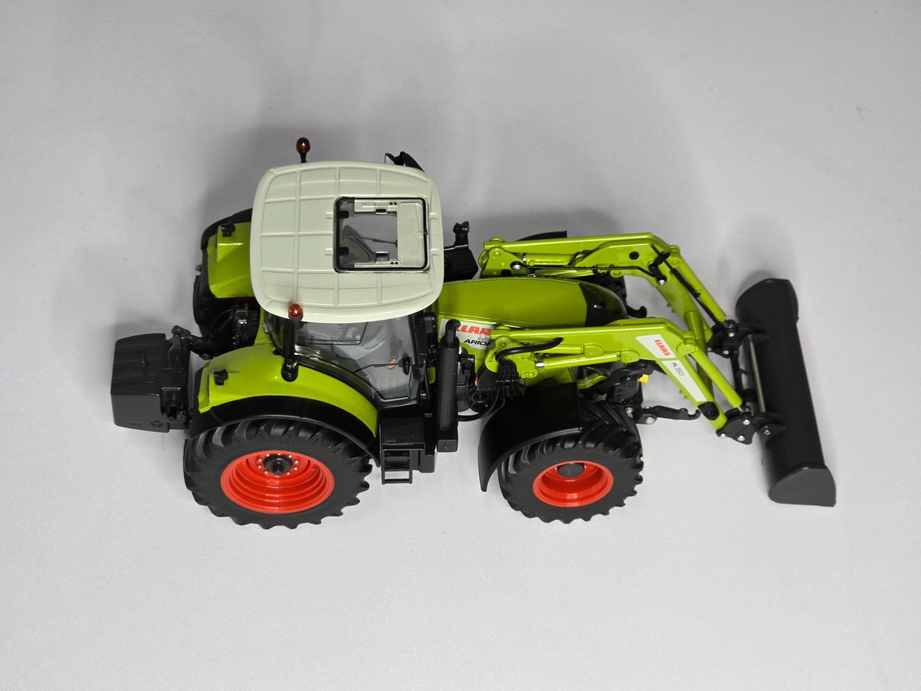 Wiking Kit di modellismo & Modellini statici: Wiking, 077325, Claas Arion 650, Vitrine – Nuovo (secondo la descrizione) da Kloten venduto da Nicola2 9