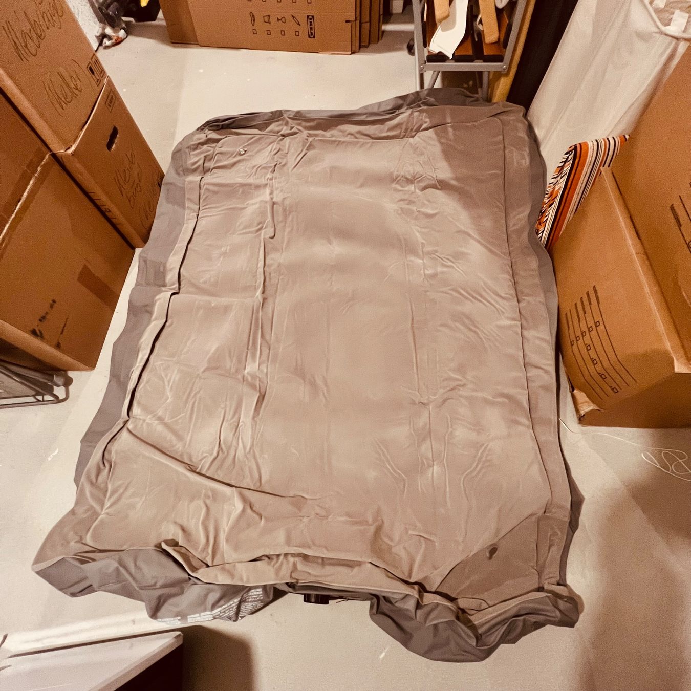 Materassi: Intex Doppelbett Luftmatratze mit integrierter Luftpumpe – Usato da Münchwilen TG venduto da LuDeAn 1
