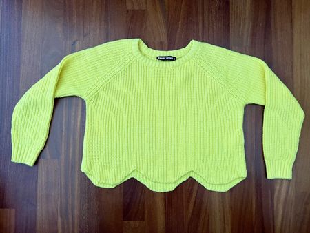 Gelber Pullover
