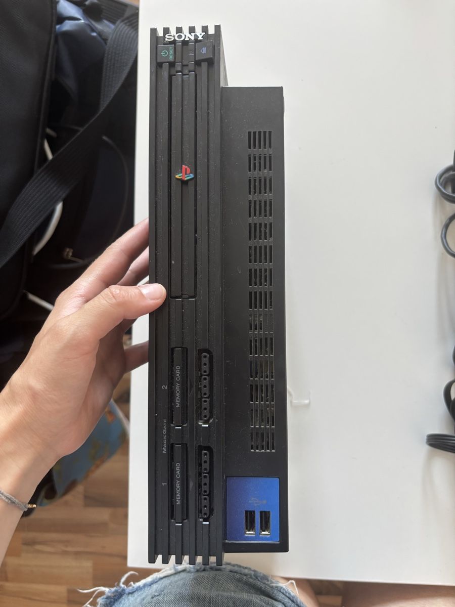 Sony Konsolen: Console Playstation 2 avec manette et câbles – Gebraucht aus La Chaux-de-Fonds von DANIELA19961996 1