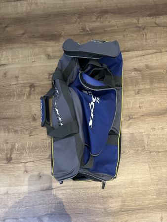 Stöckli Skisack / Reisetasche - Viel Platz für Ski!
