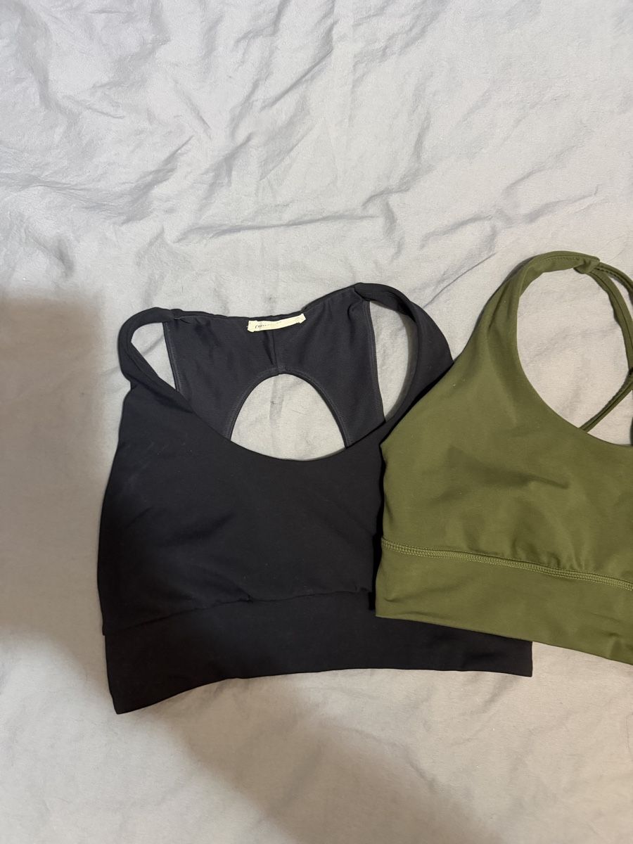 Oysho Top: 2 Oysho Top – Usato da Neerach venduto da the_modern_mini