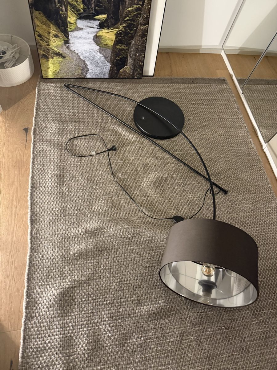 Lampes: MADE Bogenlampe Floor Lamp Black – D'occasion à Zürich par aug_85fg 1