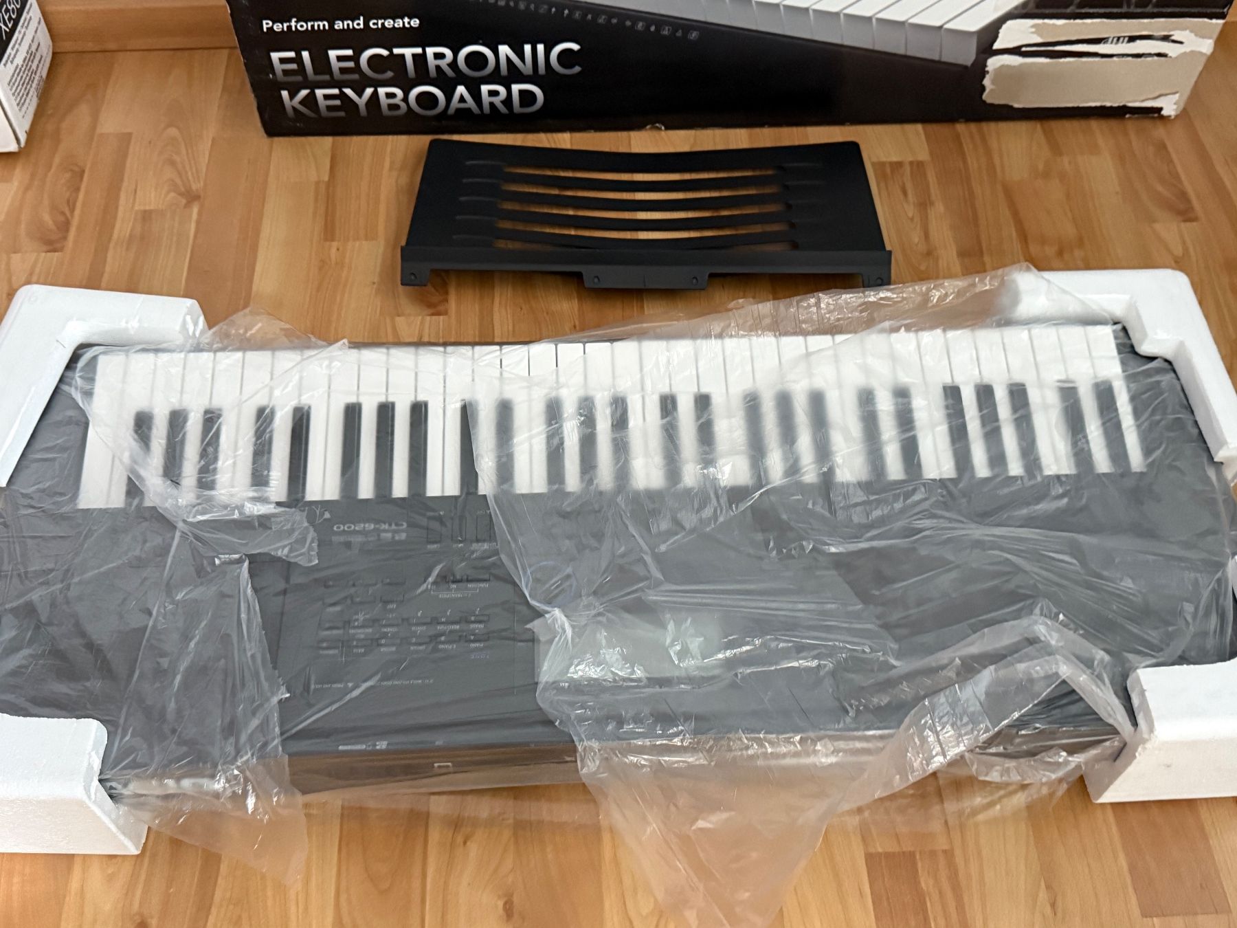 Casio Strumenti musicali: Casio ELECTRONIC KEYBOARD CTK-6200 mit orginal Verpackung – Usato da Niederuzwil venduto da bentorem 2