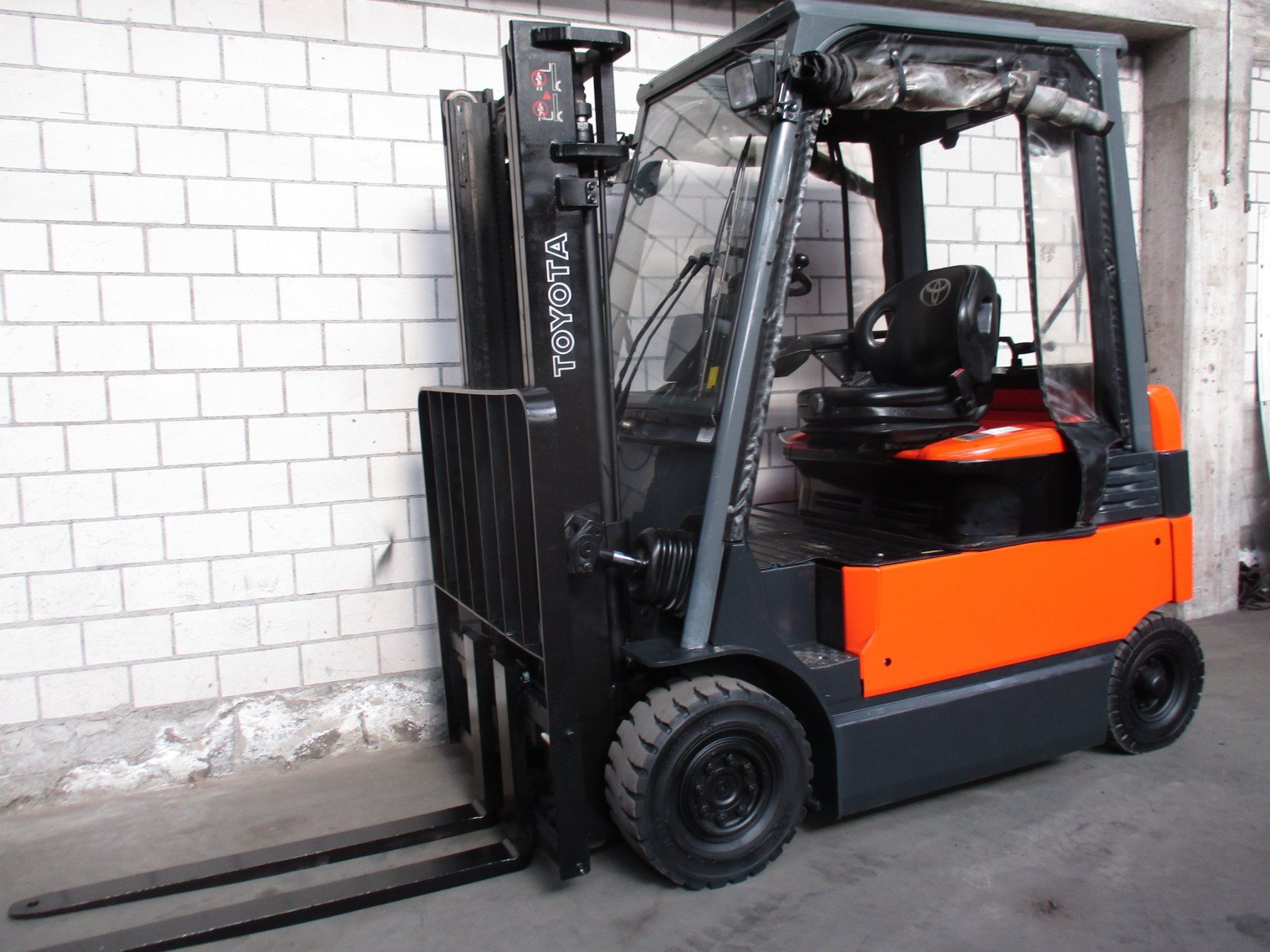 Toyota Carrelli elevatori e a forche: STAPLER  TOYOTA 7FBMF20  ELEKTRO GABELSTAPLER – Usato da Seon venduto da zomahandel 1