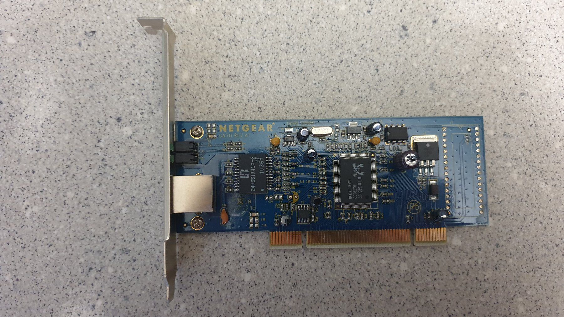 Laufwerke & Adapter: NETGEAR 100Mbit LAN-Karte – Gebraucht aus Stäfa von Supertramp73