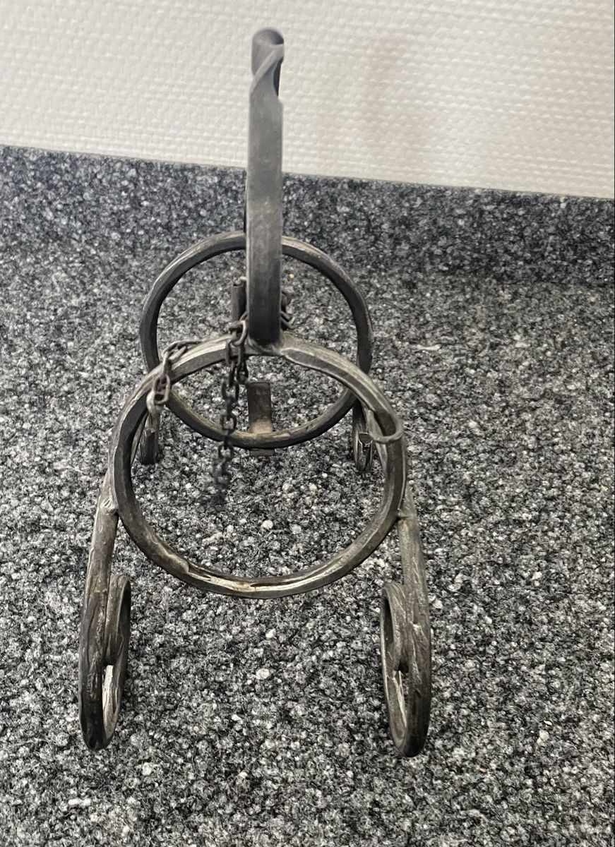 Supporti a parete: Weinflaschenhalter aus Metall,  Deko Idee – Nuovo (secondo la descrizione) da Au ZH venduto da Jaggy4 2