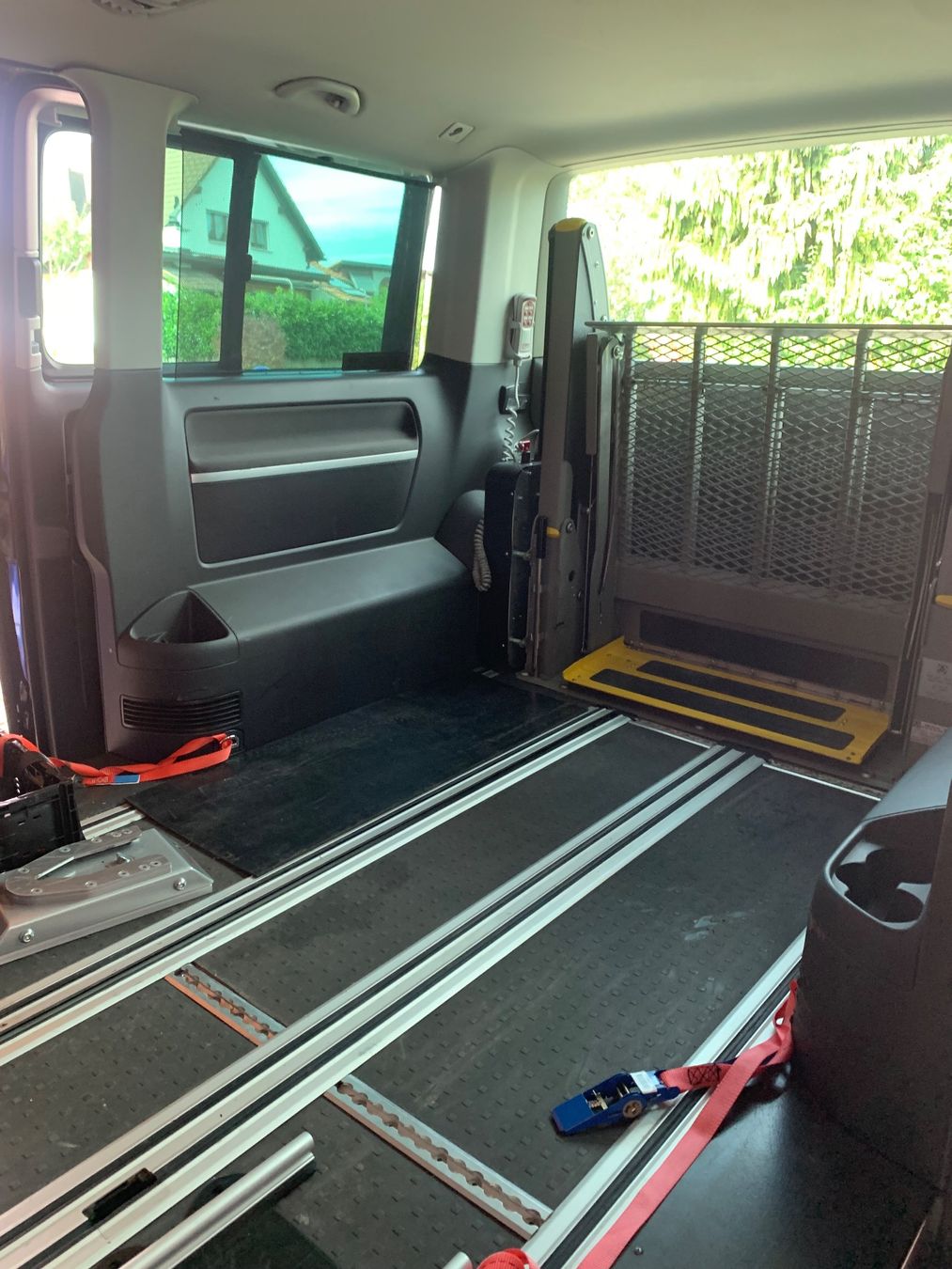 VW Veicoli commerciali: Minibus VW T5 Multi.D 4M. BMT 4x4 – Usato da Bassecourt venduto da R.Tinguely 7