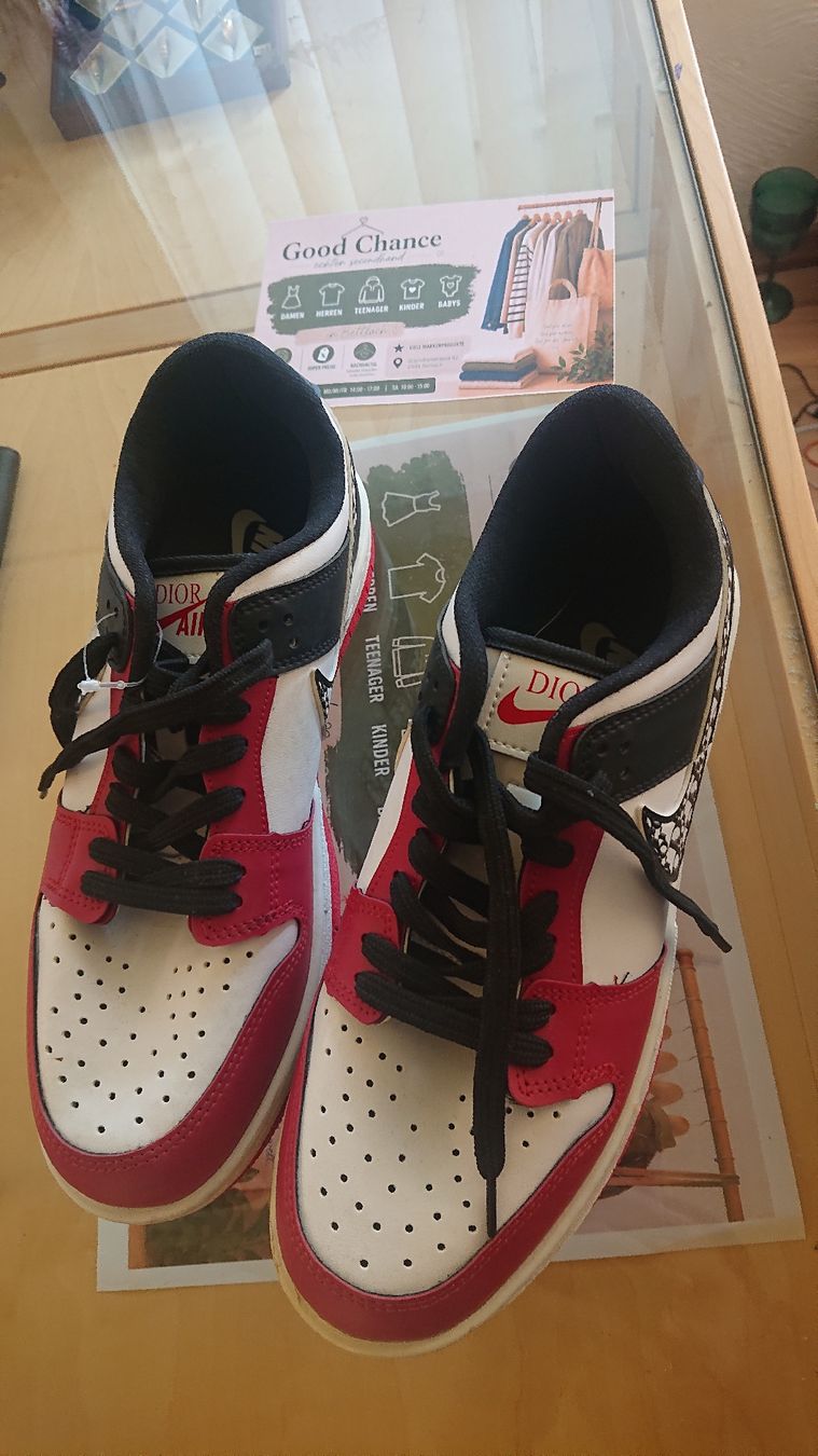 Nike Scarpe da uomo: Nike Air Dior - Gr 43 - NEU – Nuovo (secondo la descrizione) da Grenchen venduto da Zombiepolizist
