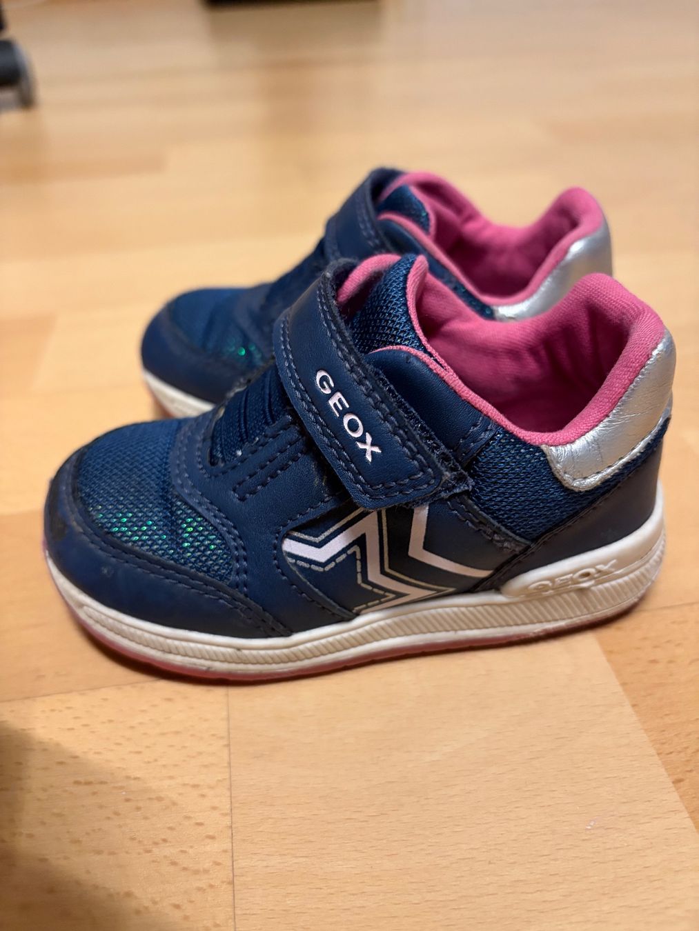 Geox Scarpe per ragazze: Geox Kinderschuhe Gr 22 – Usato da Gossau SG venduto da sha_jhp7