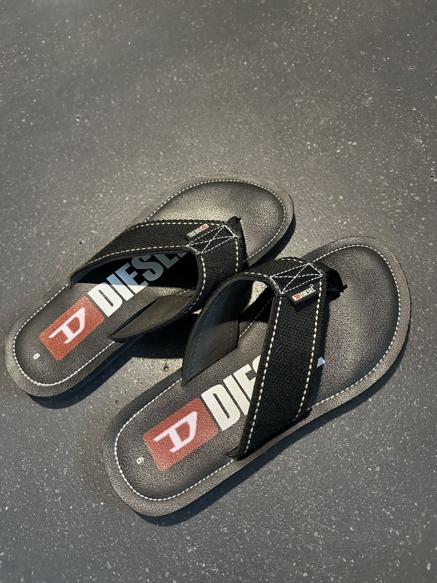 Diesel Scarpe da uomo: Diesel Flip Flops Gr. 39 – Usato da Bolligen venduto da Pixxie01