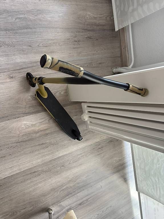 Kickboard: BEACH MOUNTAIN Stunt Kinder Scooter – Usato da Reinach BL venduto da j_7fjs 1