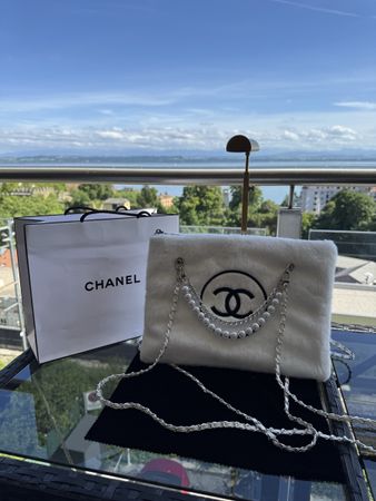 Sac Chanel VIP fourrure blanche 