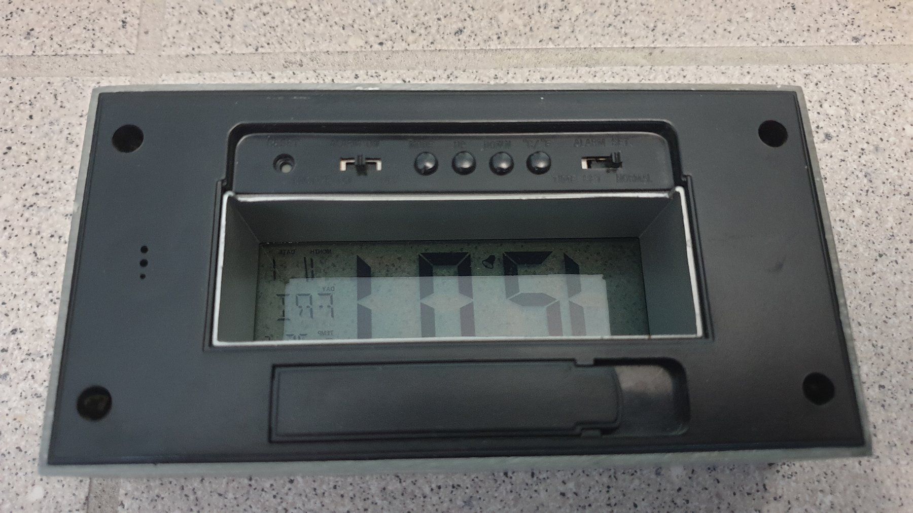 Pendules & Horloges murales: LED Uhr mit durchsichtigem Glas – D'occasion à Stäfa par Supertramp73 2