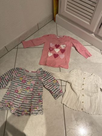 3 süsse Mädchen Shirts Gr. 86