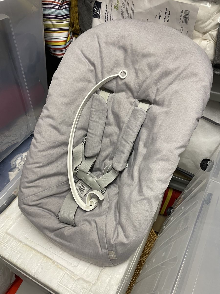 Stokke Seggioloni: Tripp Trapp newborn seat attachment – Usato da Rüschlikon venduto da Sukhi_H 1