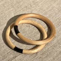 Paire de bracelets joncs, bambou et corail noir
