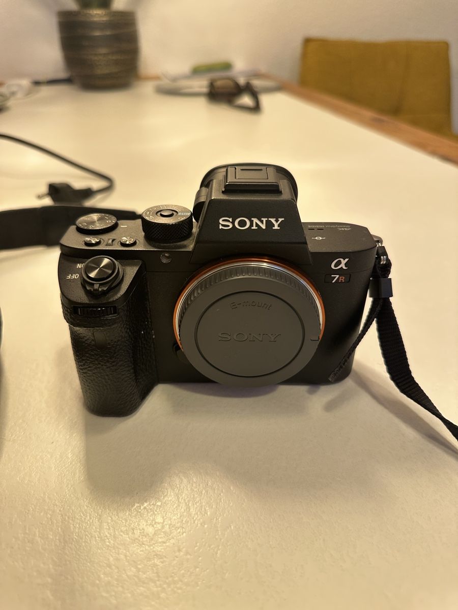 Sony Fotocamera: Sony Alpha 7R II Systemkamera inkl. 3 Akkus – Usato da Laupen BE venduto da ColinW.76 1
