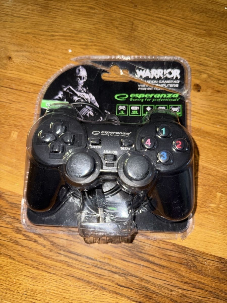 Controller: Esperanza Warrior PC Schwarz – Nuovo e nell'imballaggio originale da Therwil venduto da Schneefra1